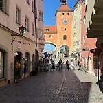 Brueck Residenz - Denkmalwohnung An Der Steinernen Bruecke