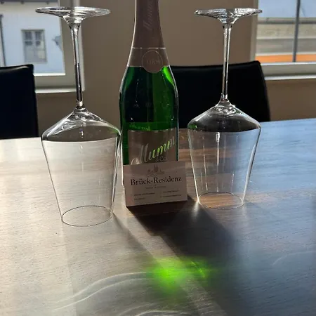 Apartment Brück Residenz - 100qm Altstadtwohnung An Der Steinernen Brücke
