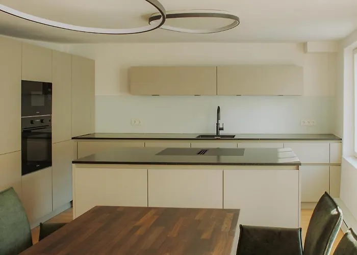Brueck Residenz - Denkmalwohnung An Der Steinernen Bruecke Apartmán *