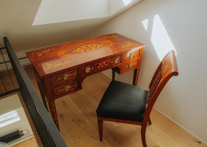 Brueck Residenz - Denkmalwohnung An Der Steinernen Bruecke Řezno