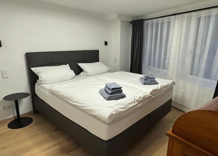 Brueck Residenz - Denkmalwohnung An Der Steinernen Bruecke Apartmán